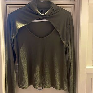 Women’s Venus Forest Green Long Sleeve Shirt Size Medium
